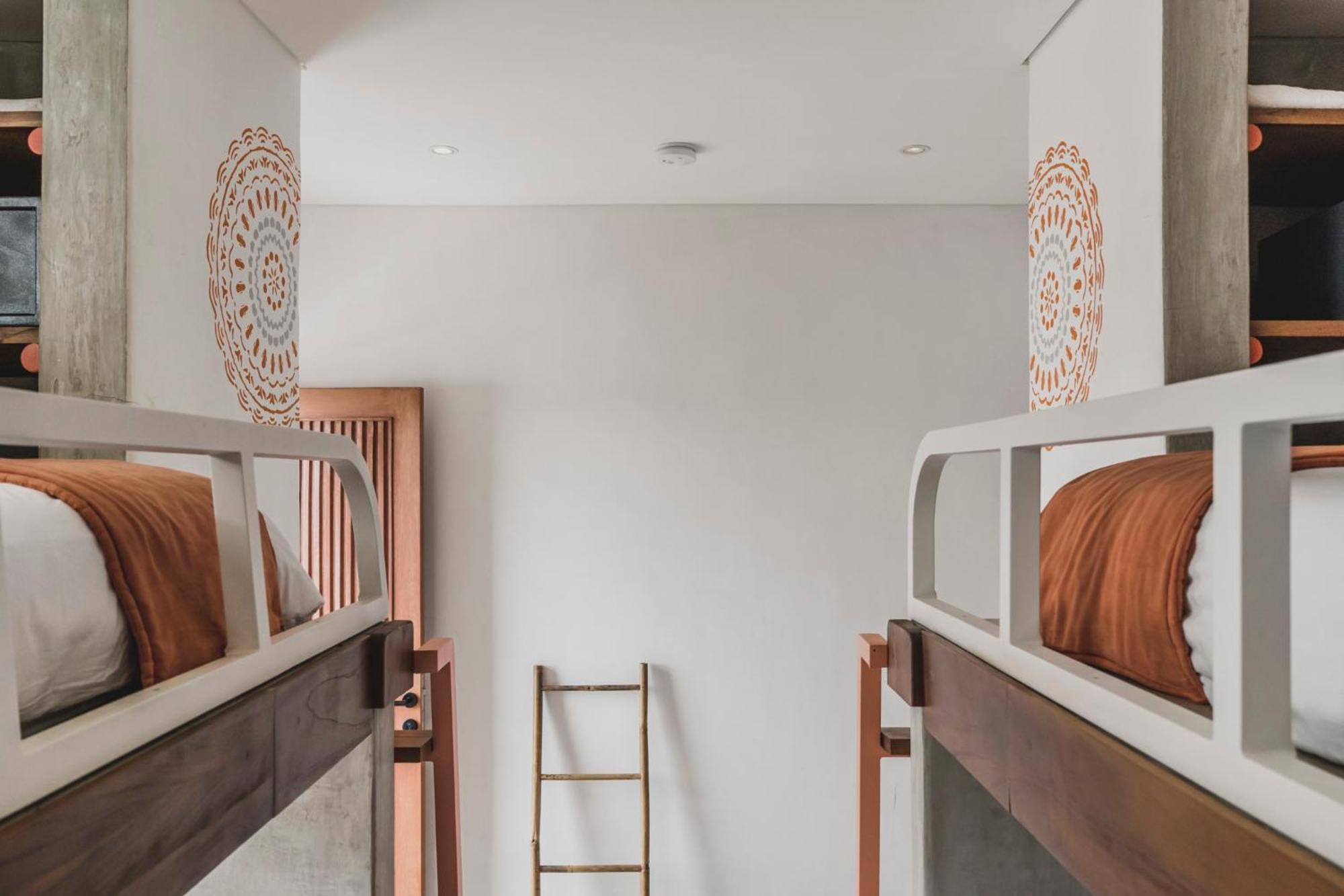 Roomates Surf Camp By Ini Vie Hospitality * Canggu